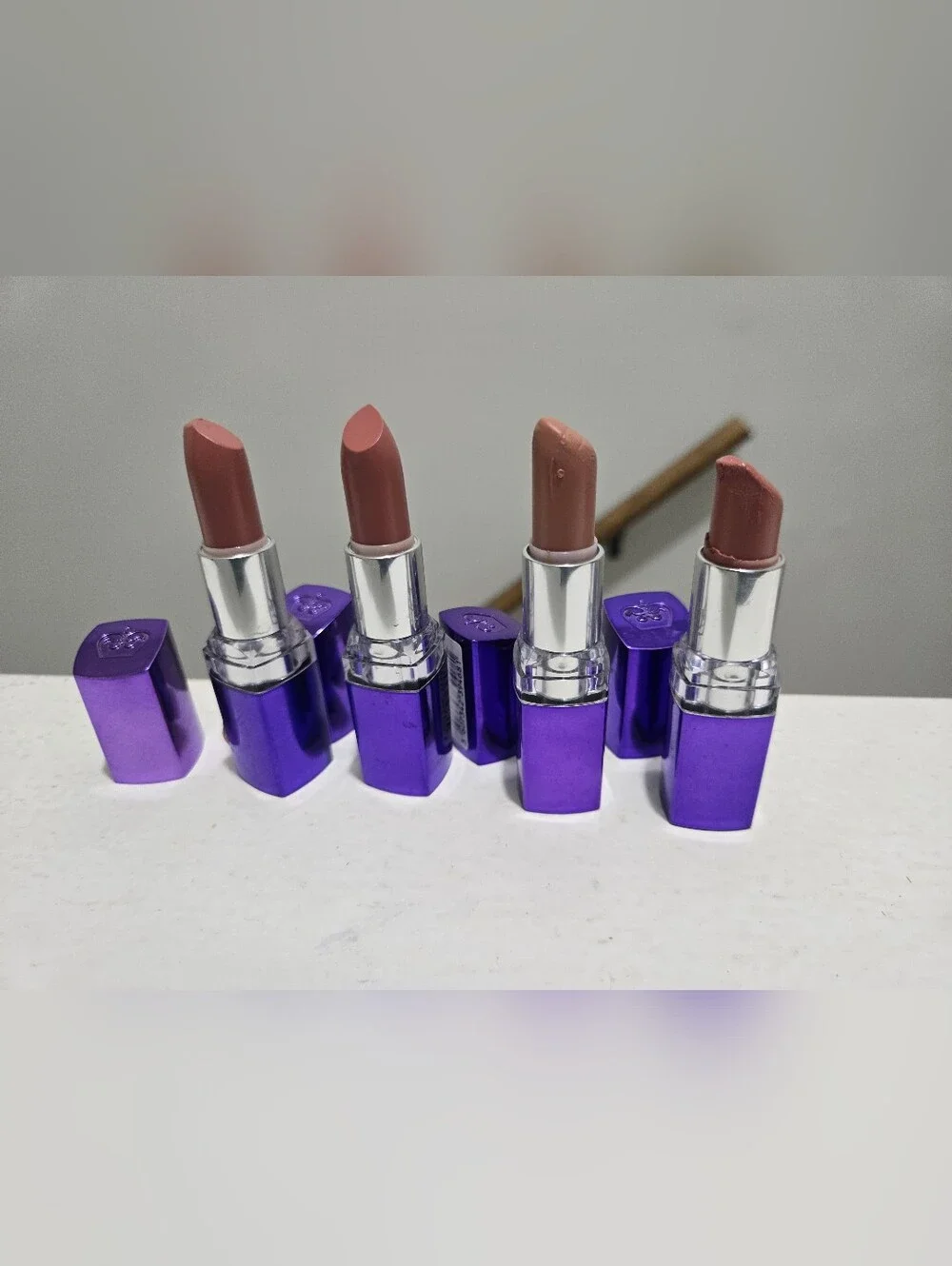 Rimmel Moisture Renew Lipstick - Spotlight Beige 620 Nude Delight 642 Discontin
